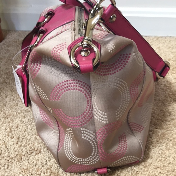 NWT! COACH pebble Taylor tote in silver with peony - Picture 14 of 15